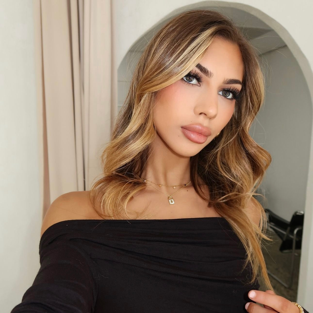 LOLA LOCK NECKLACE - GOLD