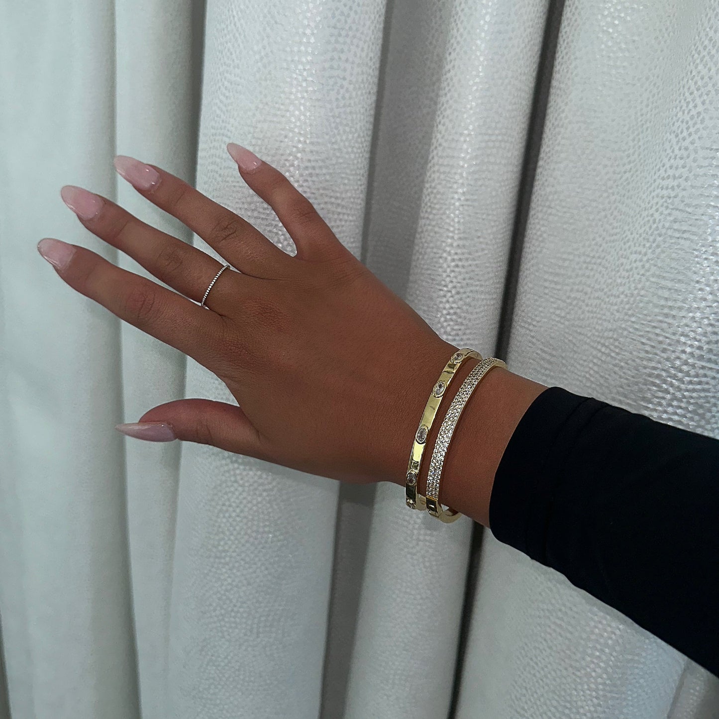 DOLCE BANGLE - GOLD (Ships 10/9)